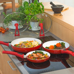 Duo Magic Premium Pfannenset mit Glasdeckeln – verschiedene Gerichte auf Induktionskochfeld zubereitet.