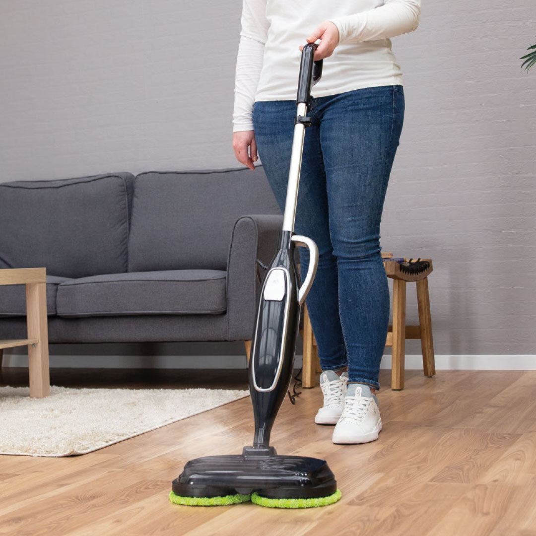 Livington Steam Twister reinigt kraftvoll glatte Böden mit Dampf und rotierenden Reinigungspads.