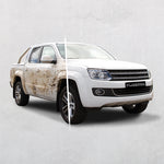Links verschmutzt, rechts sauber – mit Platinum Fantastic Results erstrahlt das Auto wie neu.