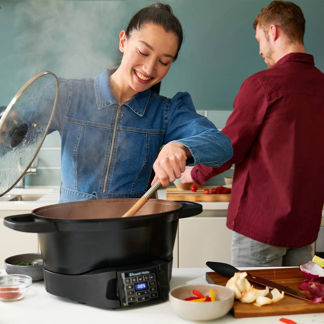 02_RussellHobbs_GoodToGoMultiCooker_8in1.jpg