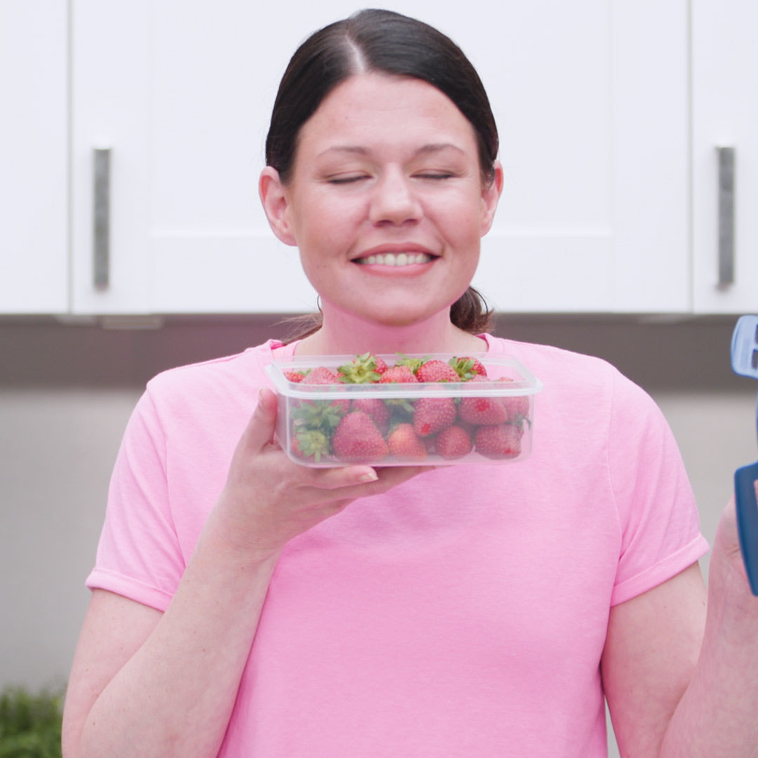 Erdbeeren frisch aufbewahrt in der luftdichten Livington Flex & Fresh Frischhaltedose.