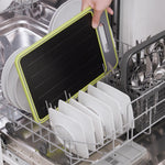 Das Livington FrostAway Schneidebrett wird platzsparend in der Spülmaschine gereinigt.