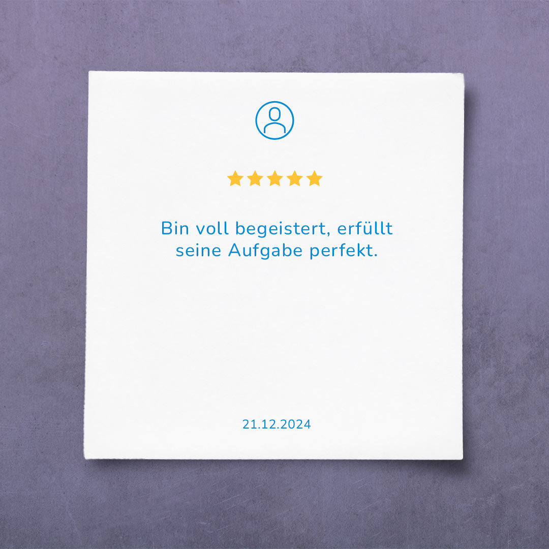 Bewertung mit 5 Sternen und positivem Kommentar auf weißem Hintergrund, darunter ein Datum.
