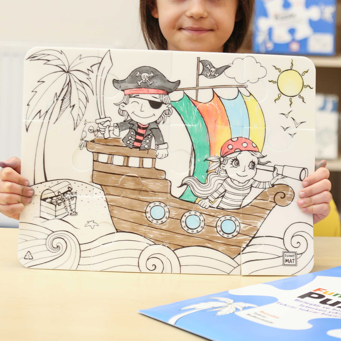 Bemalbares Puzzle "Piraten" 12-teilig