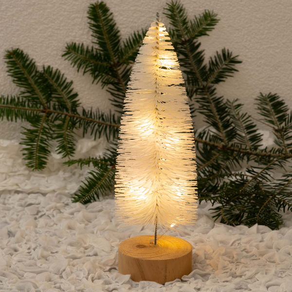 Weisser Tannenbaum  mit Beleuchtung