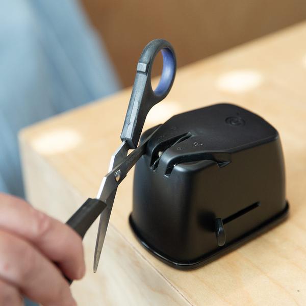 Livington BladeStar Power Vollautomatischer 2-in-1 E-Messerschärfer